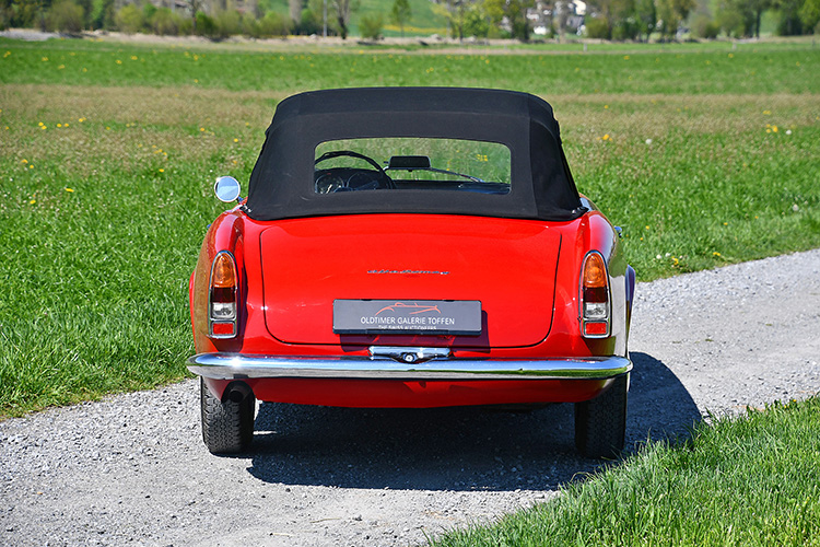 Alfa Romeo 2000 Spider Touring_11